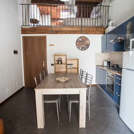 Osei 1 - The Hawk Appartement *