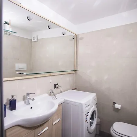Osei 1 - The Hawk Appartement *